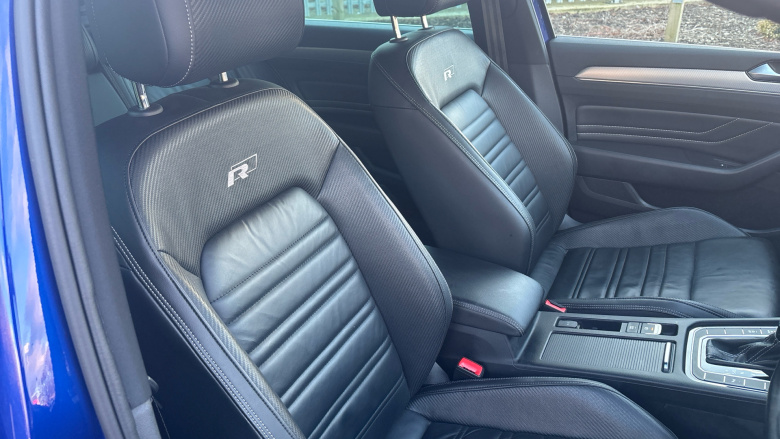 Volkswagen Passat 2.0 TDI EVO SCR R-Line 5dr DSG Diesel Estate